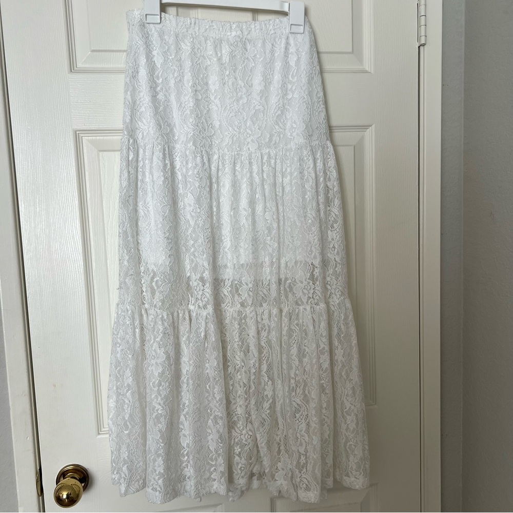 ROMWE PUNK Solid Ruffle Hem Lace Skirt, School